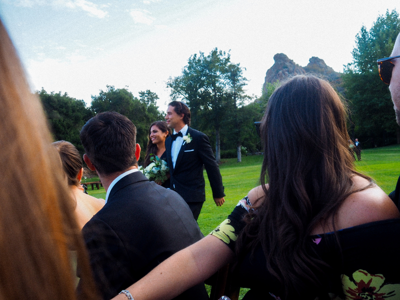 Illustration for article titled BAGEL + T = <3 : A WEDDING